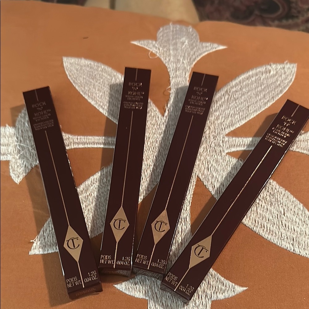 Charlotte Tilbury Bedroom Black or Brown Eyeliner from Pillow Talk Collection-1 - Picture 2 of 3